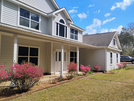 DIY House Washing Mistakes Homeowners Make (And How to Avoid Damage)