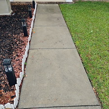 Bringing-Back-the-Clean-Look-of-This-Walkway-in-Pace-Florida 1