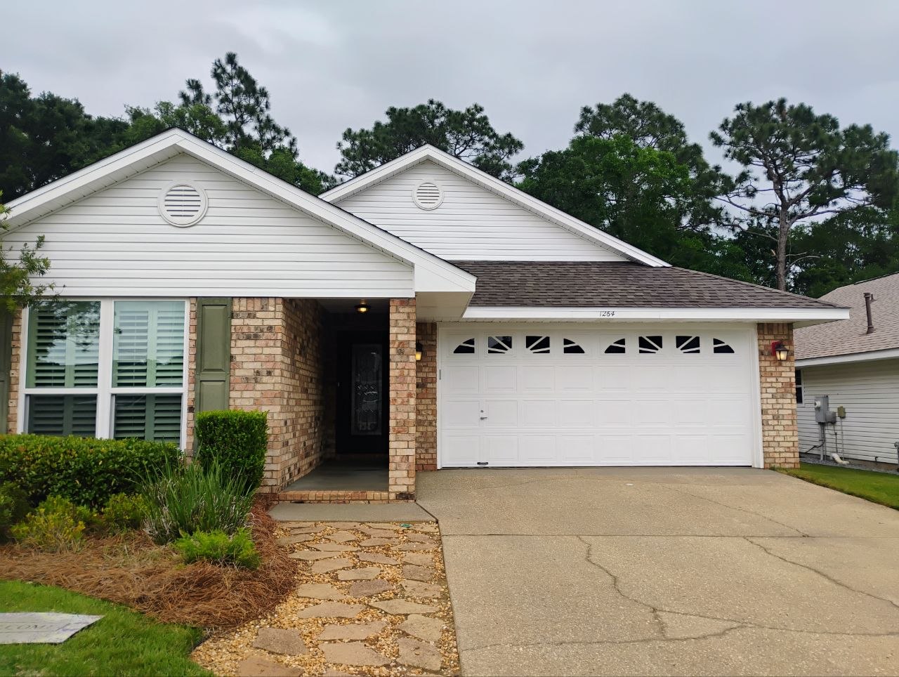 Gentle Soft Washing & Professional Driveway Surface Cleaning in Pensacola, FL