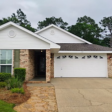 Gentle-Soft-Washing-Professional-Driveway-Surface-Cleaning-in-Pensacola-FL 1