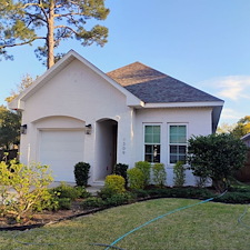 House-Soft-Wash-Driveway-Cleaning-Transformation-in-Pensacola-FL 2