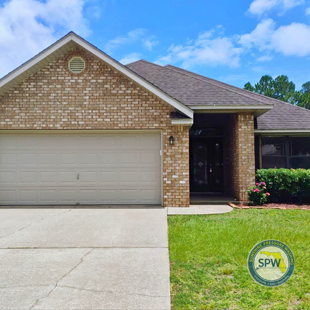 Outstanding House Washing & Driveway Cleaning from Roofline to Driveway in Pensacola, FL