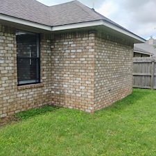 Outstanding-House-Washing-Driveway-Cleaning-from-Roofline-to-Driveway-in-Pensacola-FL 1
