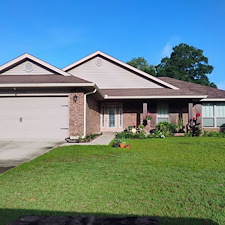 Outstanding-House-Washing-Driveway-Cleaning-from-Roofline-to-Driveway-in-Pensacola-FL 2