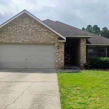Outstanding-House-Washing-Driveway-Cleaning-from-Roofline-to-Driveway-in-Pensacola-FL 4