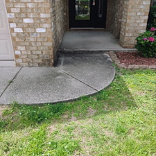 Outstanding-House-Washing-Driveway-Cleaning-from-Roofline-to-Driveway-in-Pensacola-FL 7