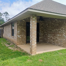 Outstanding-House-Washing-Driveway-Cleaning-from-Roofline-to-Driveway-in-Pensacola-FL 9