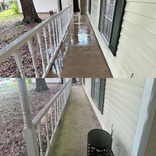 Premium-Concrete-Driveway-Walkway-Cleaning-in-Crestview-FL-Eliminating-Stains-for-a-Brighter-Look 7