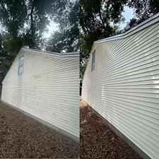 Premium-Concrete-Driveway-Walkway-Cleaning-in-Crestview-FL-Eliminating-Stains-for-a-Brighter-Look 3