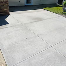 Pressure-Washing-Experts-Concrete-Cleaning-Transformation-Pensacola-FL 0