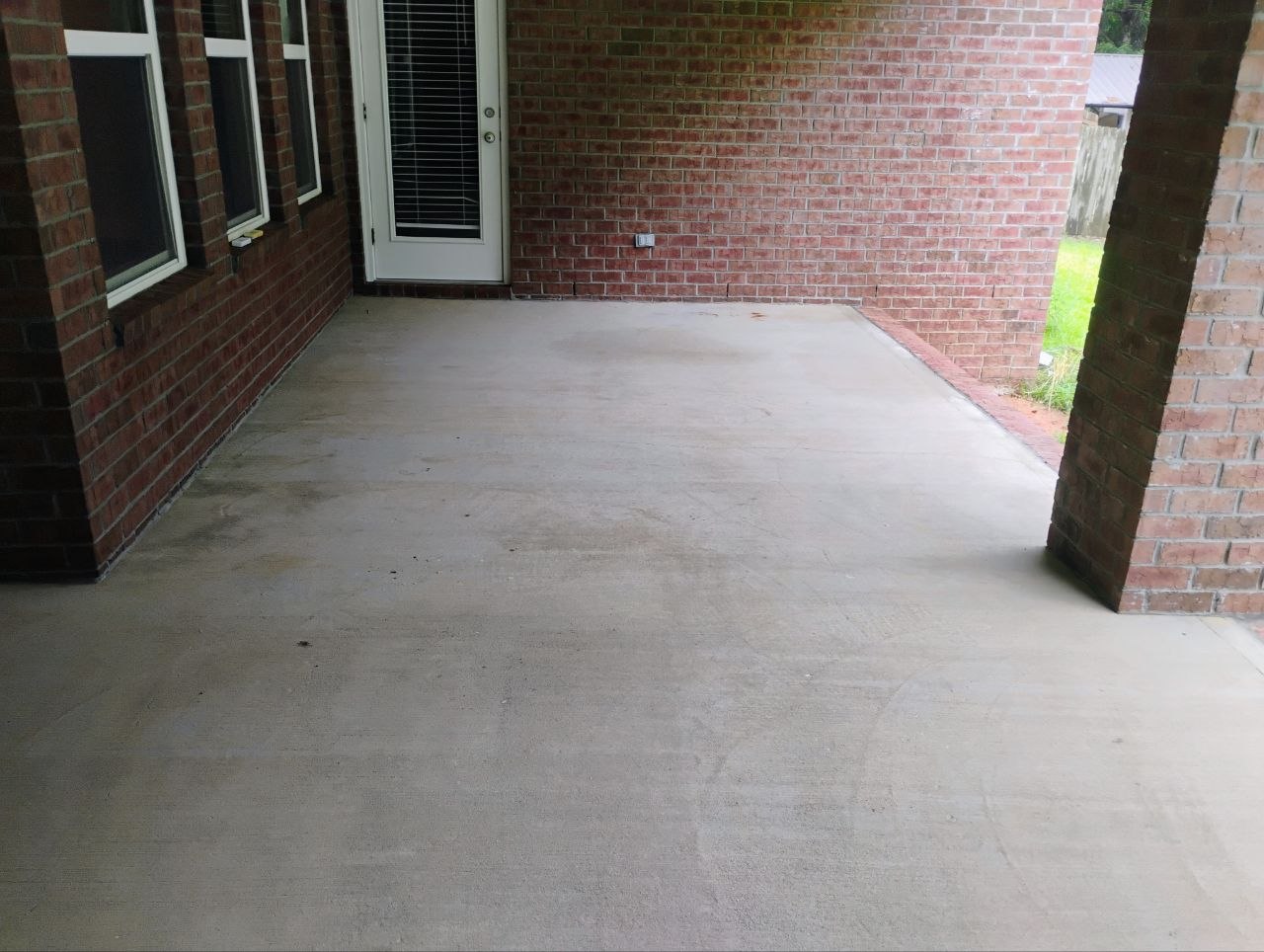 Professional Concrete Cleaning & Pressure Washing in Cantonment, FL