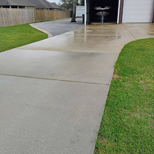 Professional-Driveway-Cleaning-Service-Completed-in-Pensacola-FL-Eliminating-Oil-Stains-and-Deep-Set-Grime 0