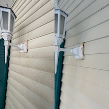 Reliable-Vinyl-House-Siding-Soft-Wash-Cleaning-Completed-in-Daphne-Alabama 5