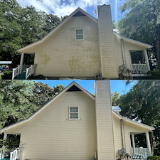 Reliable-Vinyl-House-Siding-Soft-Wash-Cleaning-Completed-in-Daphne-Alabama 0