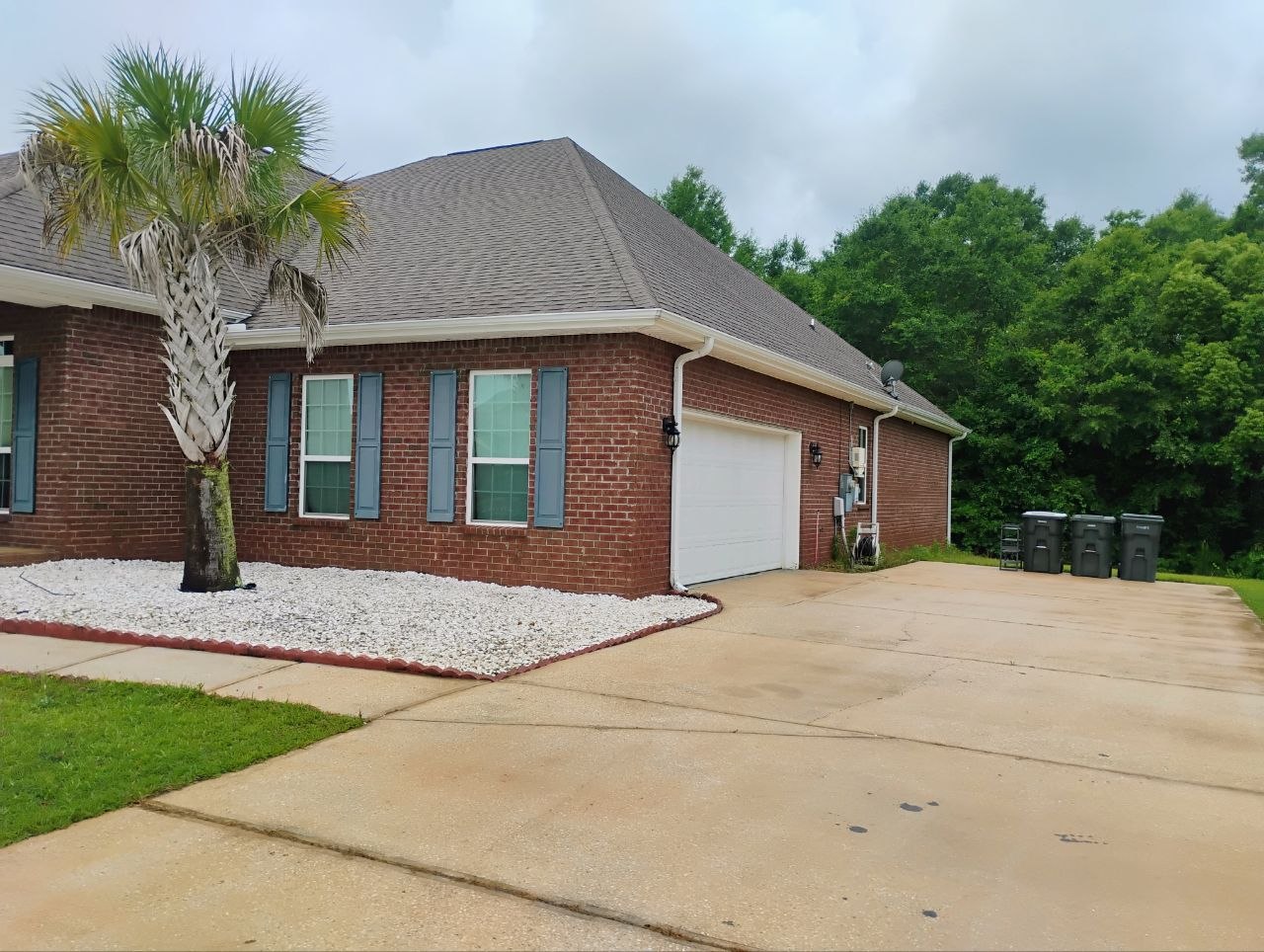 Restoring Weathered Driveways with Expert Pressure Washing Cantonment, FL