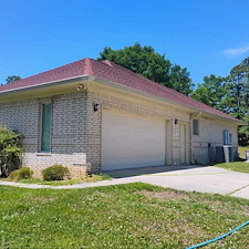 Soft-Wash-House-Cleaning-Window-Washing-for-a-Fresh-New-Look-in-Lillian-AL 3